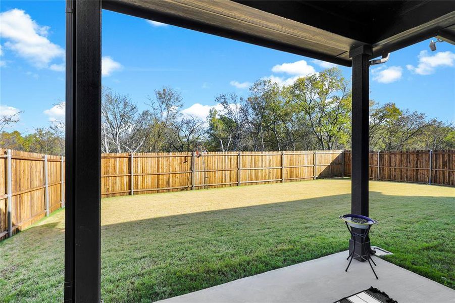 Exterior details and patio area of a home in Stark Farms, Denton (Image 3).