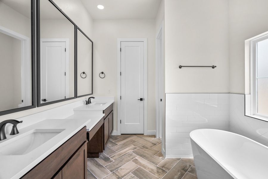 Representative furnished interior of a home built from the Scottsdale by LEH. Homes in Garden Park Unit 4, El Paso (Image 49). Representative furnished interior of a home built from the Scottsdale by LEH. Homes in Garden Park Unit 4, El Paso (Image 49).