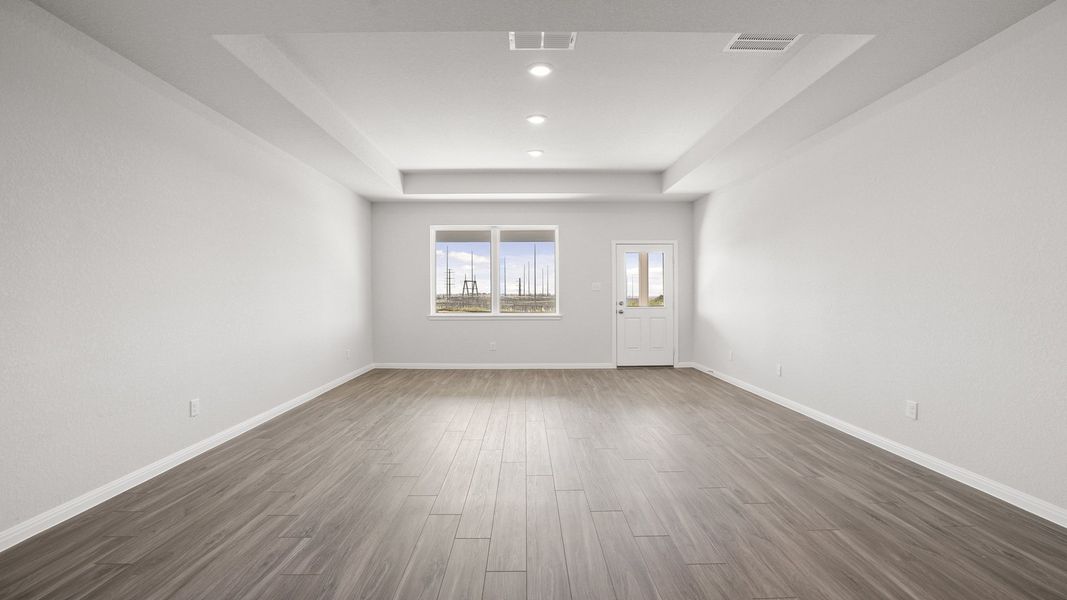 Spacious, unfurnished interior of a new home in Hunters Ranch, San Antonio (Image 17).