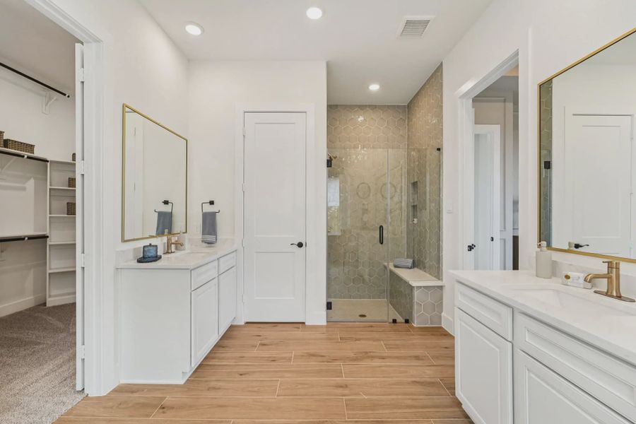 Furnished interior view inside a new home in Wildrye, Waller (Image 11).