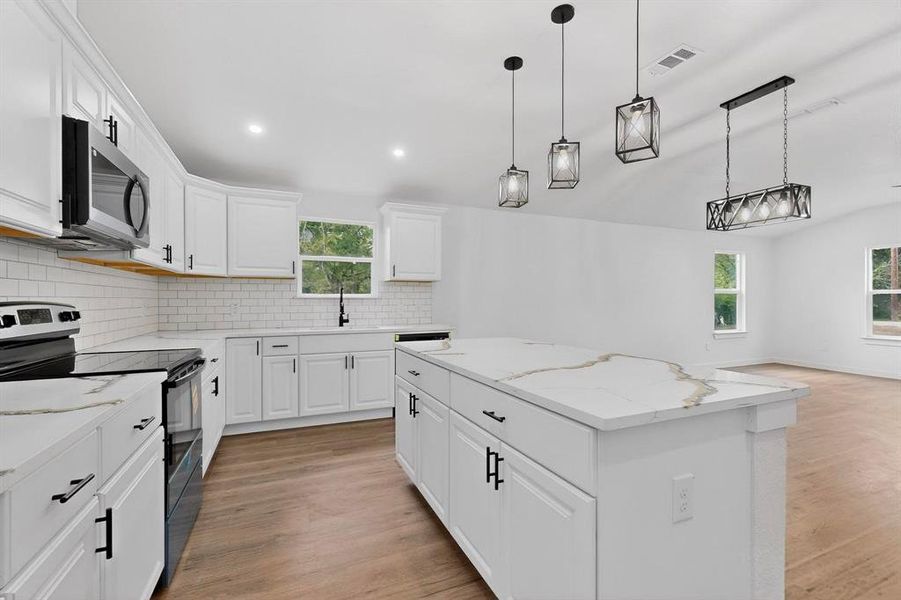 Furnished interior view inside a new home in , Seagoville (Image 16).