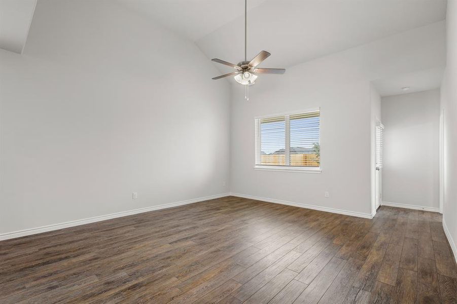 Spacious, unfurnished interior of a new home in Retreat at Fossil Creek, Fort Worth (Image 10). Spacious, unfurnished interior of a new home in Retreat at Fossil Creek, Fort Worth (Image 10).