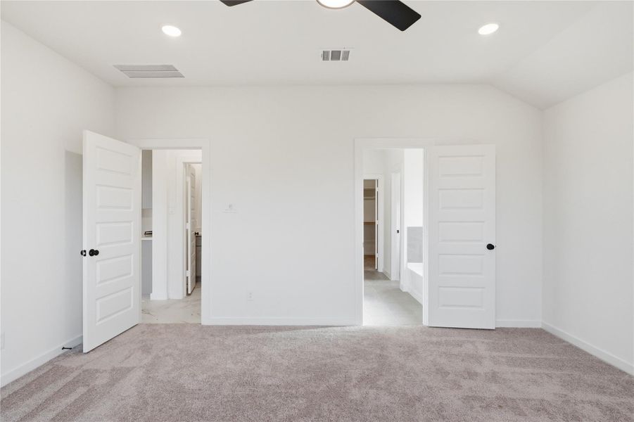 Spacious, unfurnished interior of a new home in Foxtail Palms, Manvel (Image 20). Spacious, unfurnished interior of a new home in Foxtail Palms, Manvel (Image 20).