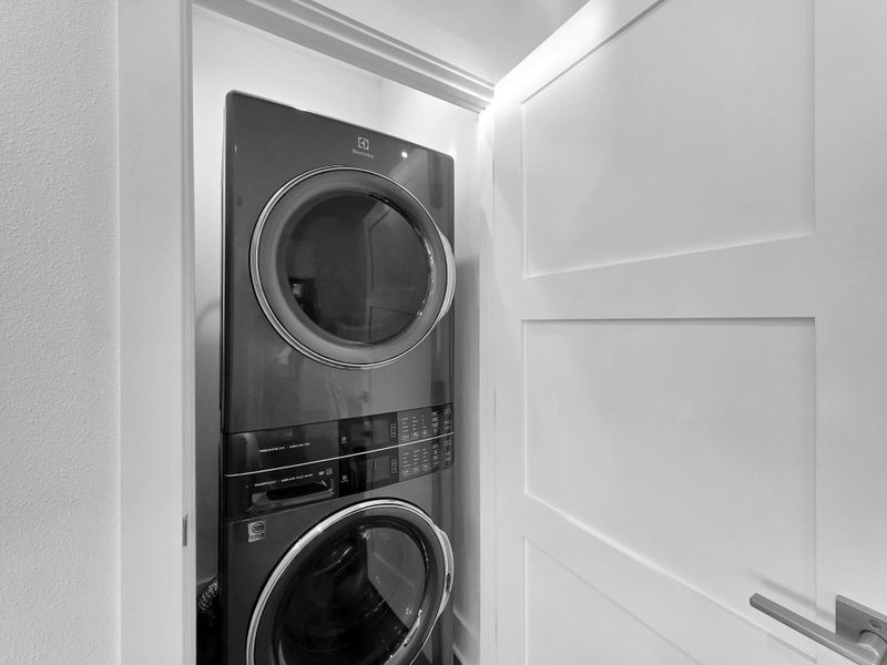 Close-up of interior finishes inside a home in , Bolivar Peninsula (Image 19).