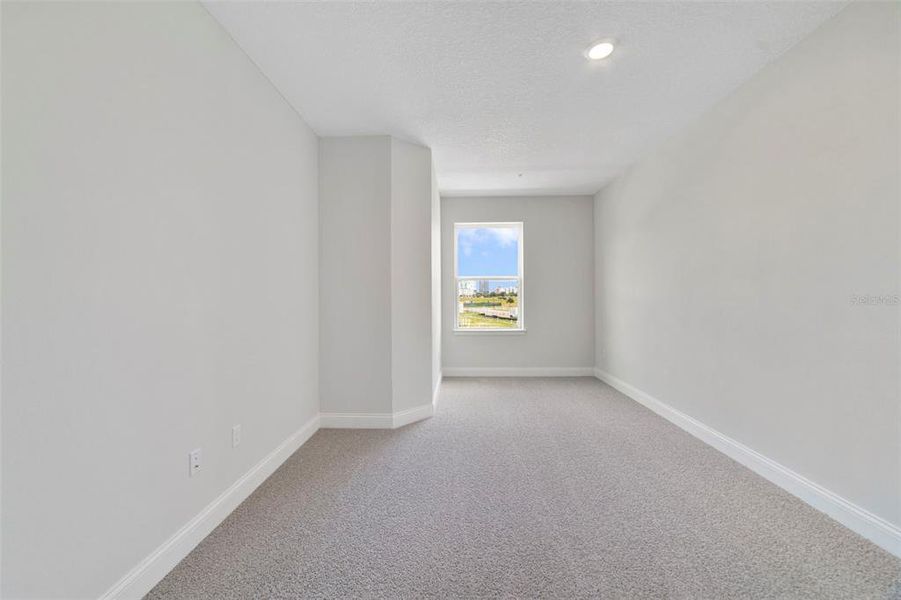 Spacious, unfurnished interior of a new home in Gatherings® of Lake Nona, Orlando (Image 29).