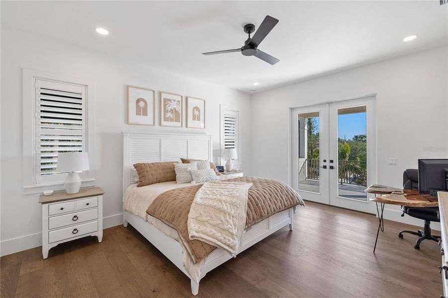 Furnished interior view inside a new home in , Sarasota (Image 66). Furnished interior view inside a new home in , Sarasota (Image 66).