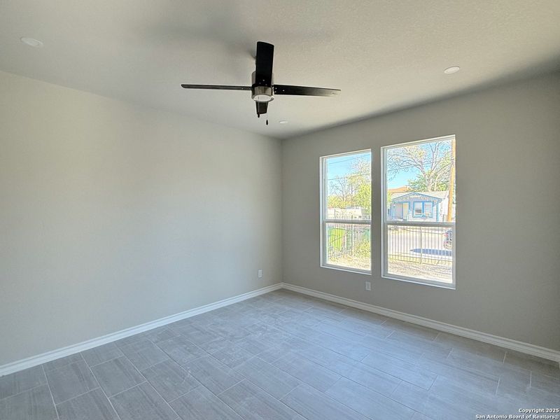 Spacious, unfurnished interior of a new home in , San Antonio (Image 18).