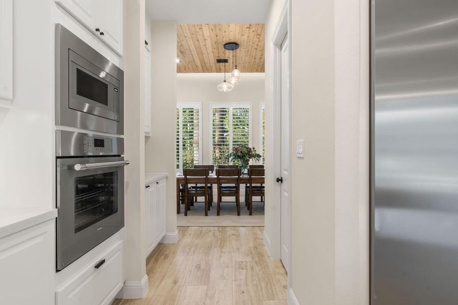 Furnished interior view inside a new home in , Tomball (Image 17).