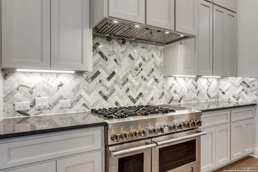 Furnished interior view inside a new home in , Boerne (Image 11).