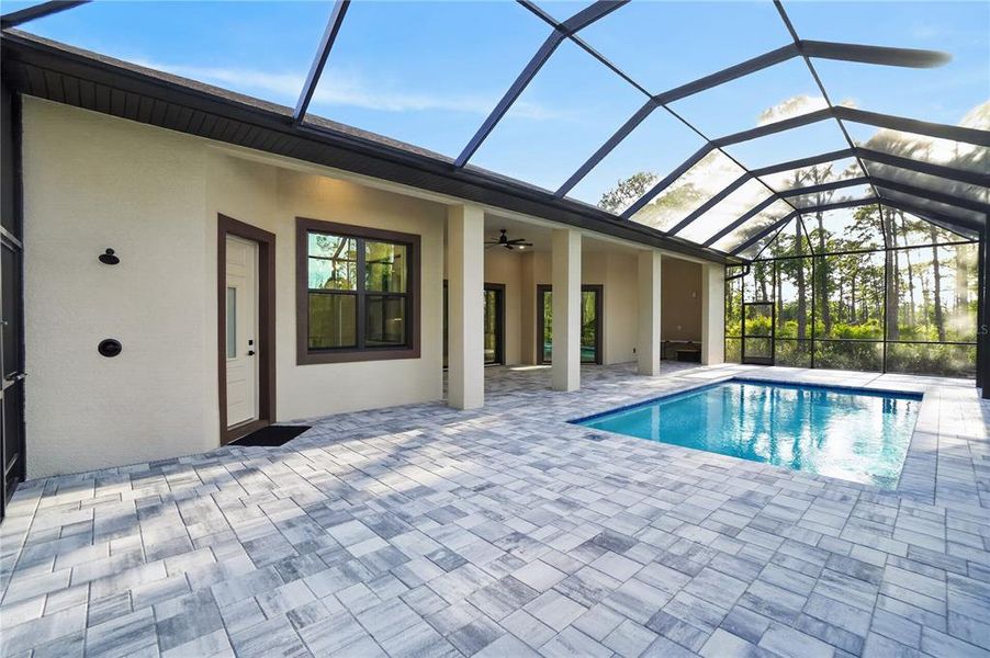 Exterior details and patio area of a home in , Port Charlotte (Image 45).