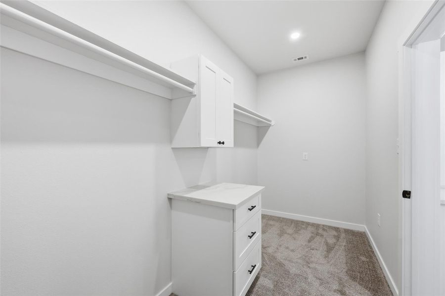 Spacious, unfurnished interior of a new home in , Brookeland (Image 18).