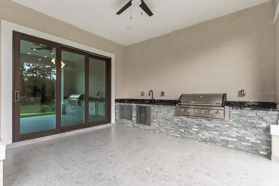 Lanai - Outdoor Kitchen