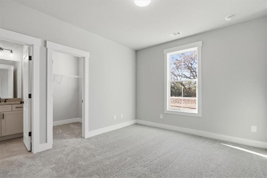Spacious, unfurnished interior of a new home in , Statham (Image 65).