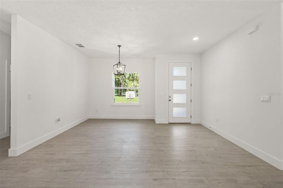 Spacious, unfurnished interior of a new home in , Palm Bay (Image 20).