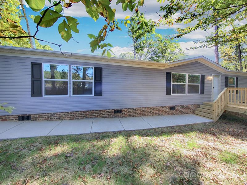 Exterior details and patio area of a home in , Catawba (Image 18).