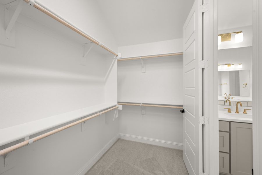 Spacious, unfurnished interior of a new home in Ridgepoint, Midlothian (Image 31).