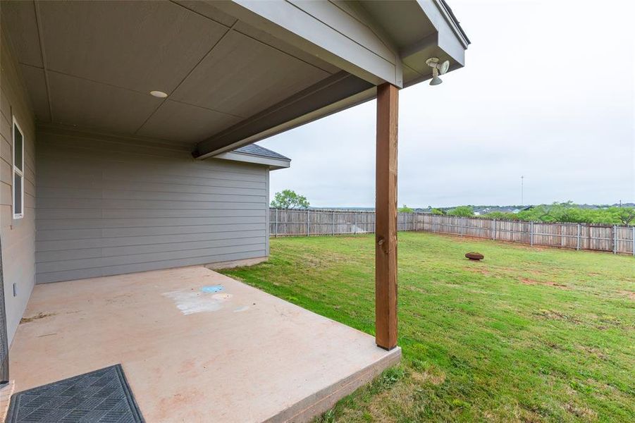 Exterior details and patio area of a home in , Tuscola (Image 23).