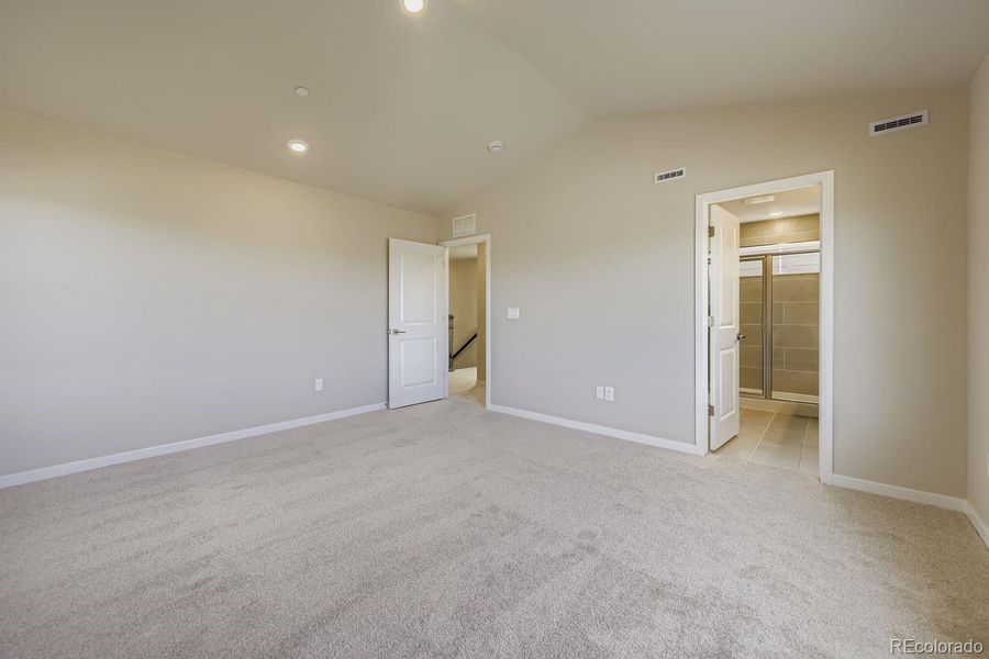 Spacious, unfurnished interior of a new home in Uplands, Westminster (Image 19).