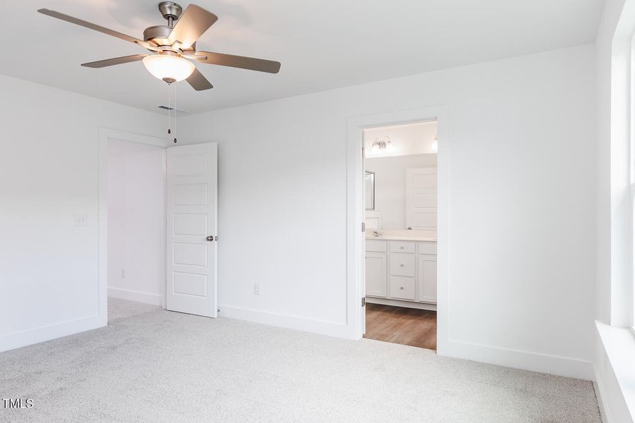 VNF-Lot 47-Aurora (22) VNF-Lot 47-Aurora (22)