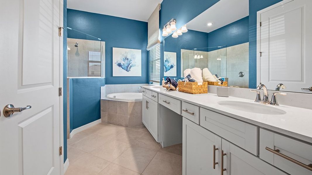 2061 Angelina Owners Bath 1of2 Base2