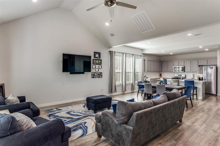 Large flexible space for furniture arrangement