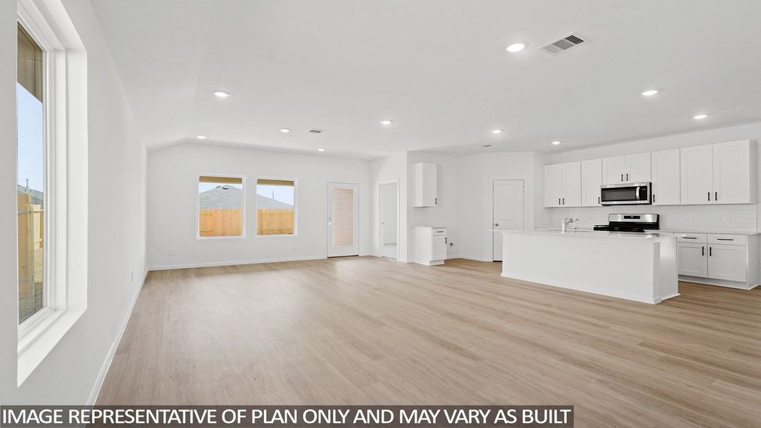 Spacious, unfurnished interior of a new home in Grand Pines, Magnolia (Image 12).
