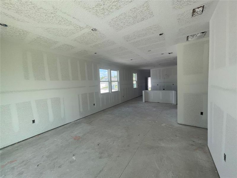 Spacious, unfurnished interior of a new home in Palm Series at Seminole Palms, Palm Coast (Image 24).