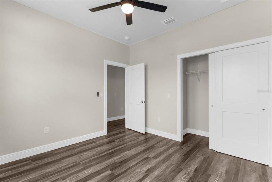 Spacious, unfurnished interior of a new home in , Weeki Wachee (Image 61).