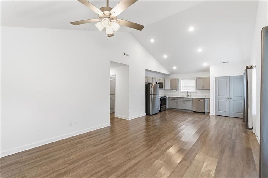 Spacious, unfurnished interior of a new home in , Rome (Image 31).