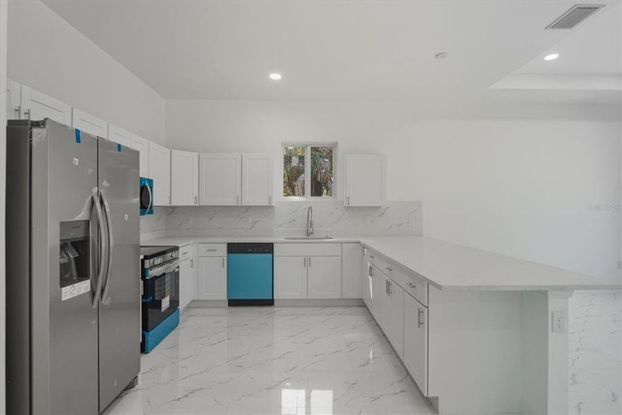 Furnished interior view inside a new home in , Punta Gorda (Image 44). Furnished interior view inside a new home in , Punta Gorda (Image 44).