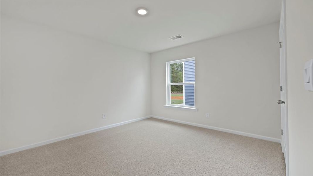 Spacious, unfurnished interior of a new home in Cedar Gap, Fountain Inn (Image 24).
