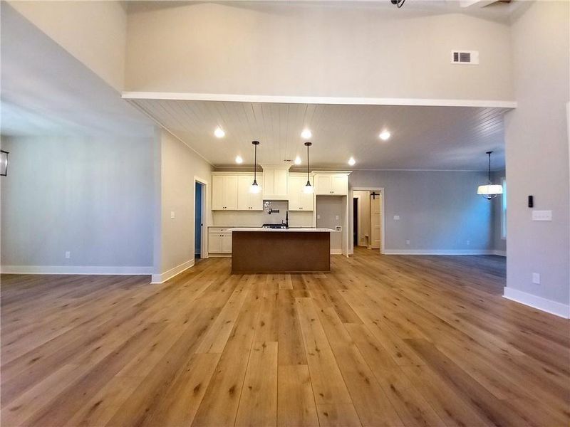 Spacious, unfurnished interior of a new home in , Temple (Image 31).