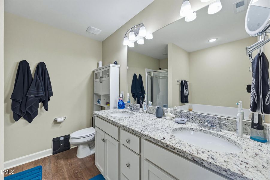 17 -122 wilderness trl, interior, primar