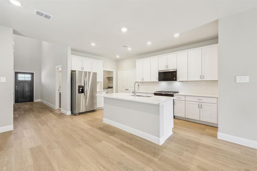 Photo is not of the actual home, but is an inspirational photo of builder’s model home and may depict options, furnishings, and/or decorator features that are not included. Photo is not of the actual home, but is an inspirational photo of builder’s model home and may depict options, furnishings, and/or decorator features that are not included.