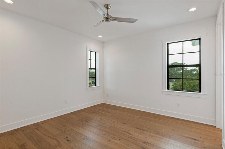 Spacious, unfurnished interior of a new home in , St. Petersburg (Image 22).