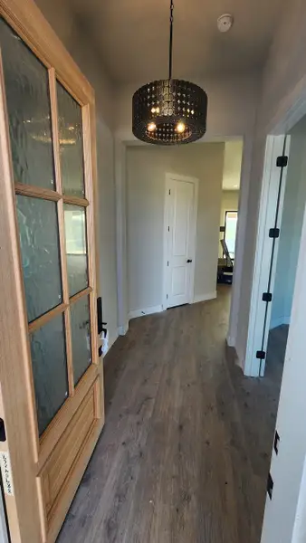 Spacious, unfurnished interior of a new home in Paloma Ranches, Justin (Image 7).