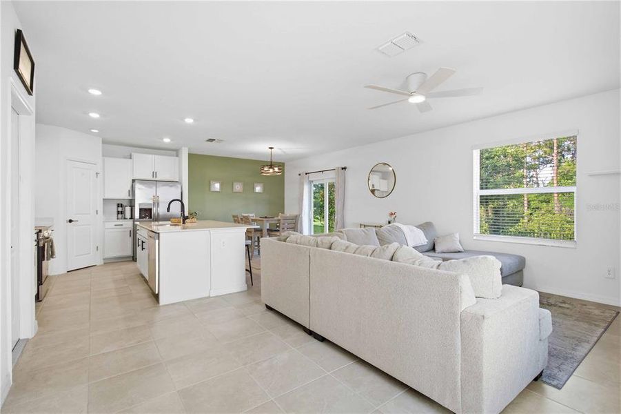 Furnished interior view inside a new home in , Bradenton (Image 16).