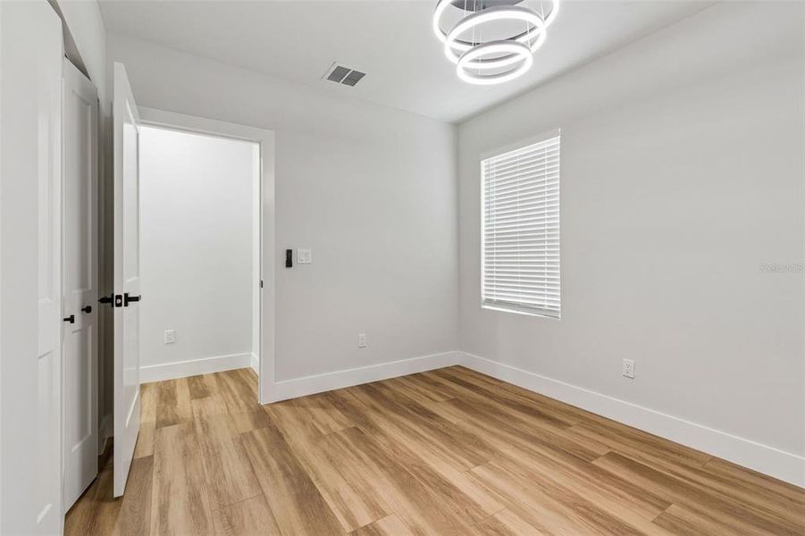 Spacious, unfurnished interior of a new home in , Tampa (Image 41).