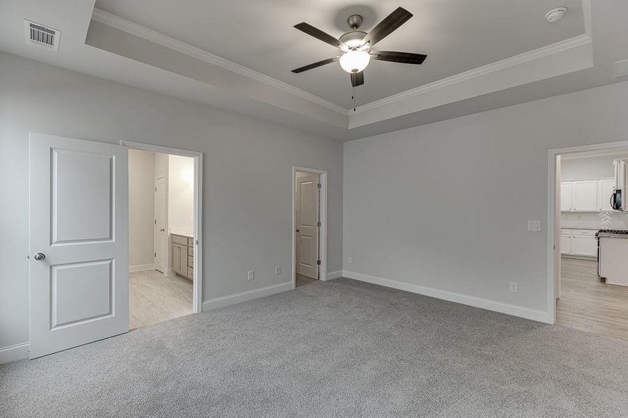 Spacious, unfurnished interior of a new home in , Jefferson (Image 28).