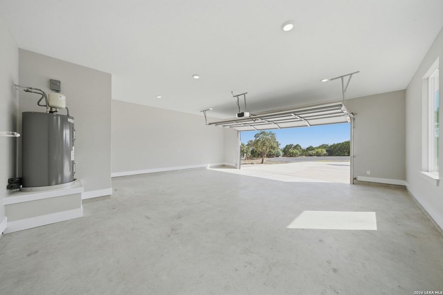 Spacious, unfurnished interior of a new home in , Mico (Image 23).