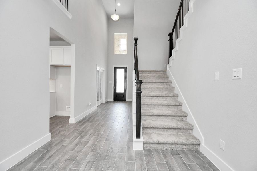 Spacious, unfurnished interior of a new home in Bradbury Forest, Spring (Image 39). Spacious, unfurnished interior of a new home in Bradbury Forest, Spring (Image 39).