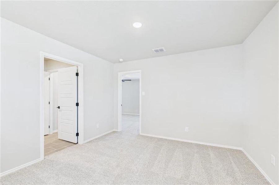 Spacious, unfurnished interior of a new home in Greene Farm, Cartersville (Image 11).