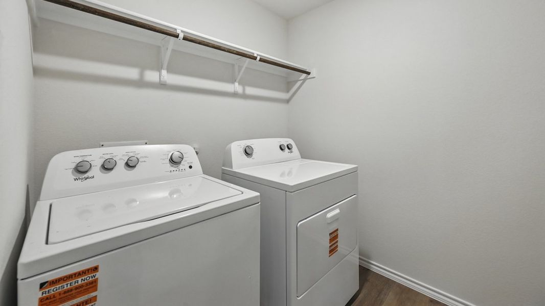 Representative interior finishes for a home built from the Texas Cali by D.R. Horton in Enclave at Kings Fort, Kaufman (Image 6). Representative interior finishes for a home built from the Texas Cali by D.R. Horton in Enclave at Kings Fort, Kaufman (Image 6).