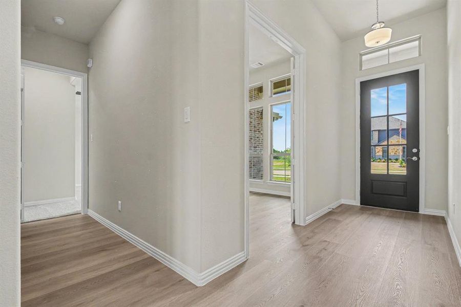 Spacious, unfurnished interior of a new home in Ten Mile Creek Estates, DeSoto (Image 13).