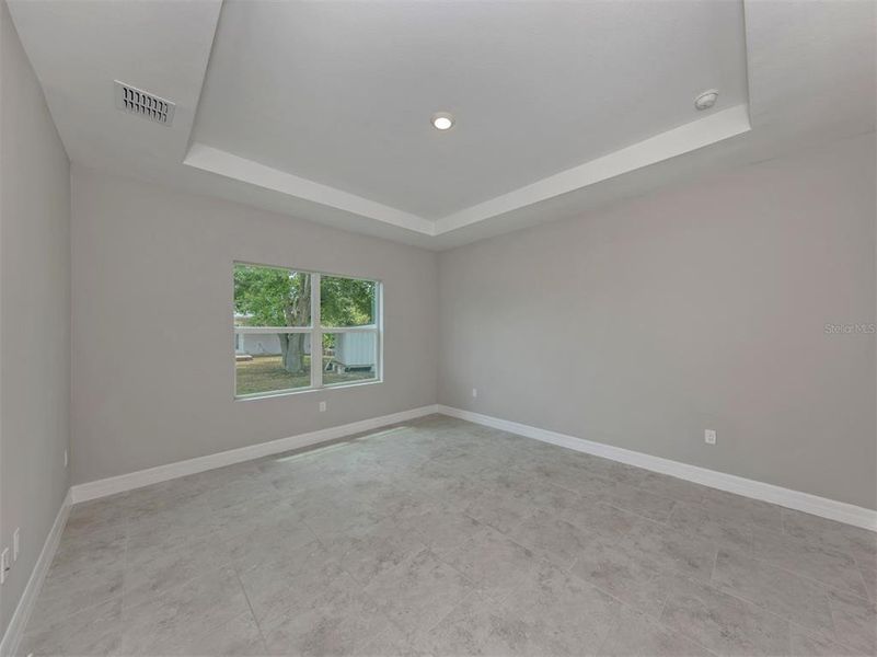 Spacious, unfurnished interior of a new home in , North Port (Image 22).