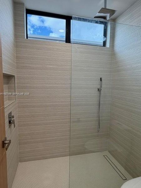 Close-up of interior finishes inside a home in , Fort Lauderdale (Image 20).