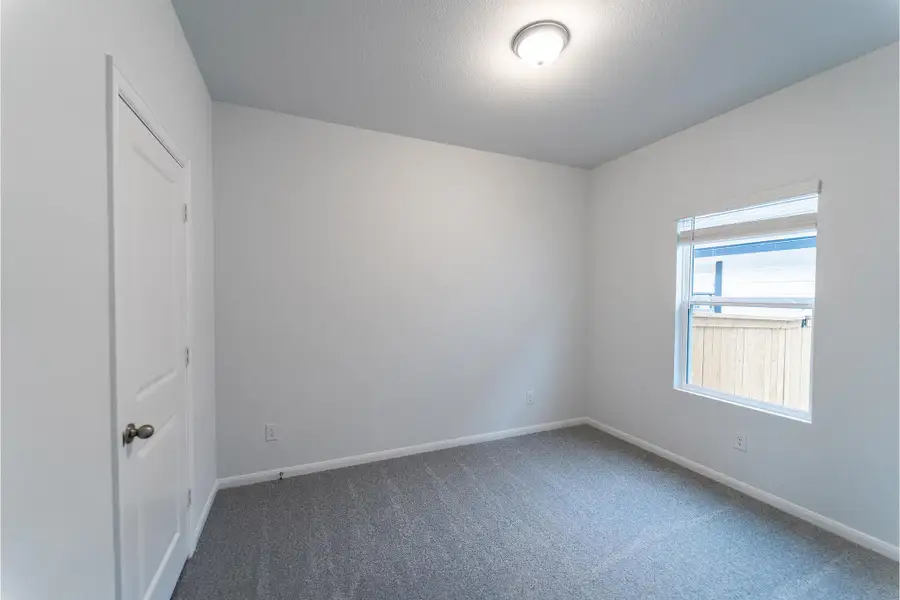 Spacious, unfurnished interior of a new home in Cool Water, Jarrell (Image 8).