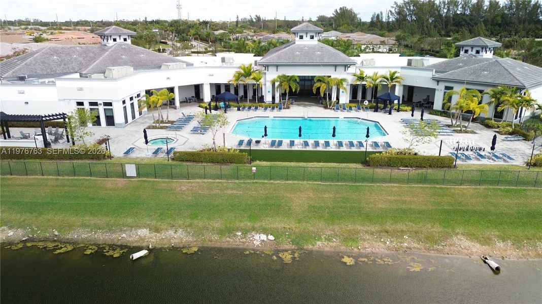 Community amenities in , Parkland (Image 26).