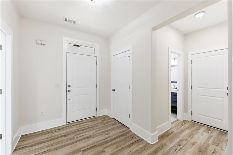 Spacious, unfurnished interior of a new home in , Clermont (Image 46). Spacious, unfurnished interior of a new home in , Clermont (Image 46).