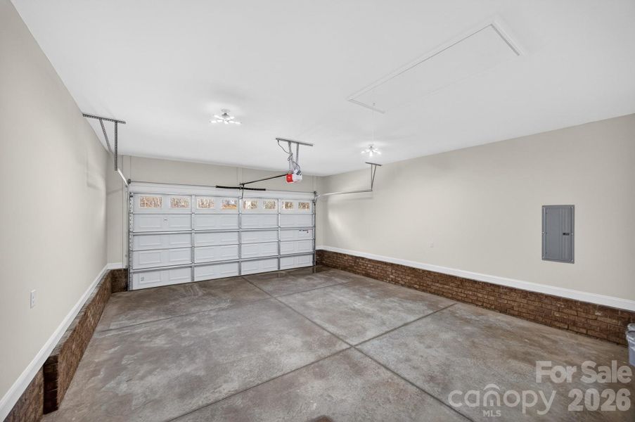 Spacious, unfurnished interior of a new home in , Rockwell (Image 30).